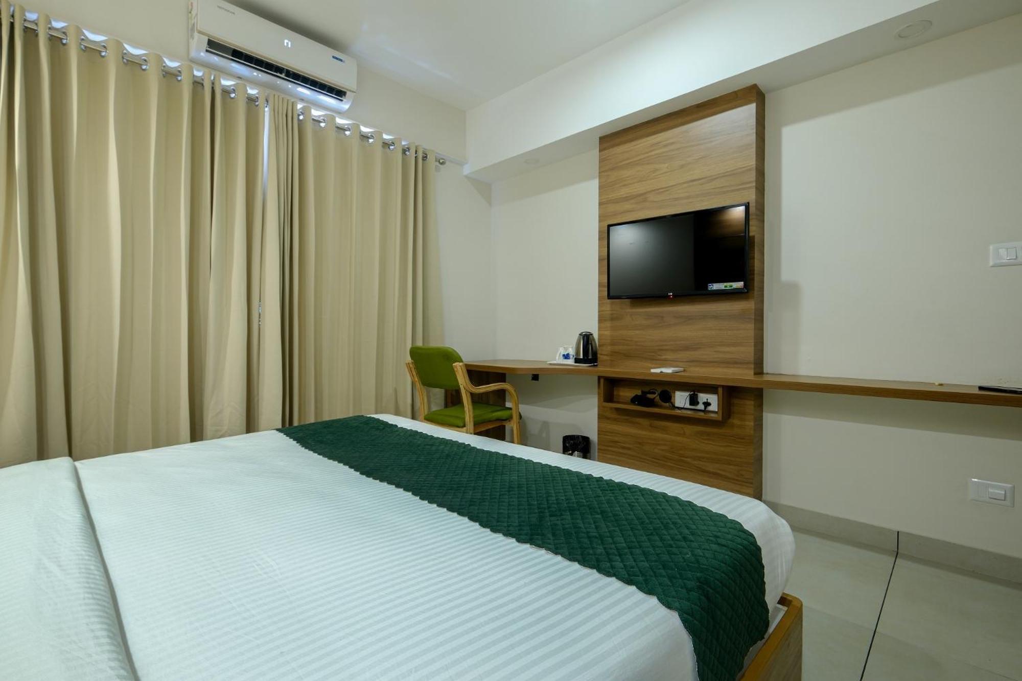 The Heartland Business Hotel, Trivandrum トリバンドラム エクステリア 写真